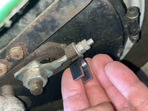 U Eisen zum Anschweissen um Kettenspanner Aufnahme zu verbessern.   Alle Typen 517 Typen 561 Roller usw. 2 Stück