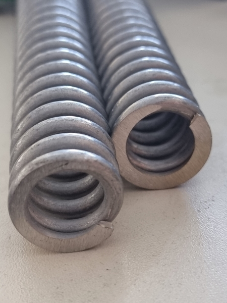 Druckfeder Gabelfeder Feder Vordergabel R50 RS50 Typ561-2er Set EDELSTAHL version verstärkt